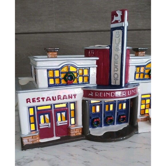 Dept 56 Original Snow Village Reindeer Bus Depot Lighted Christmas Village - Picture 3 of 12